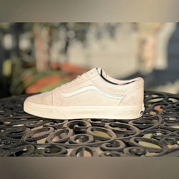 Vans — Pig Suede Old Skool Shoes - Picture 5 of 7